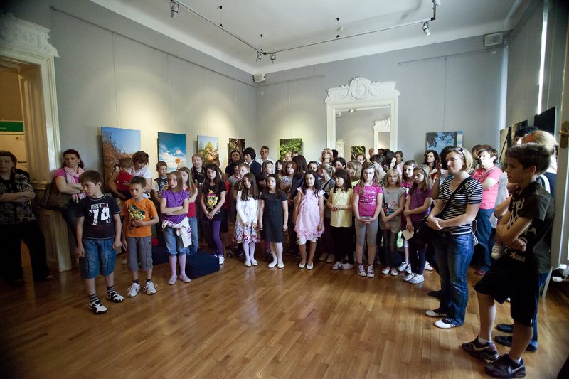 otvorenje izložbe “vile i vilenjaci artusi” u galeriji koprivnica u koprivnici 2012.