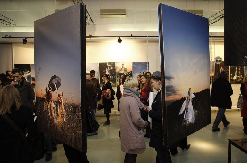 otvorenje izložbe “vile i vilenjaci artusi” u galeriji hrvatske pošte u zagrebu 2011.